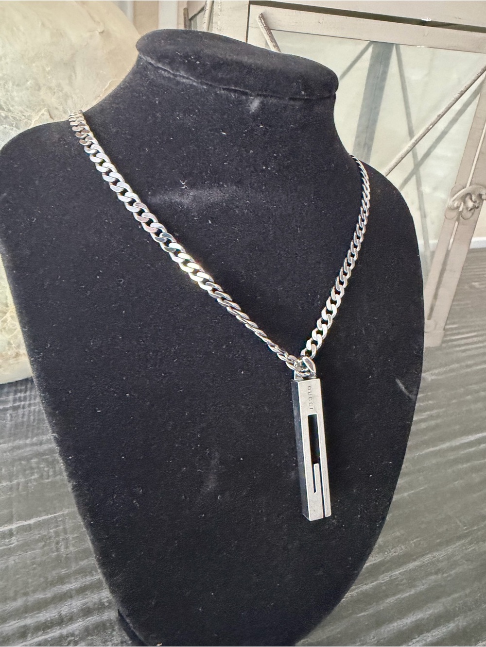 Gucci Silver Men's Pendant Chain Necklace